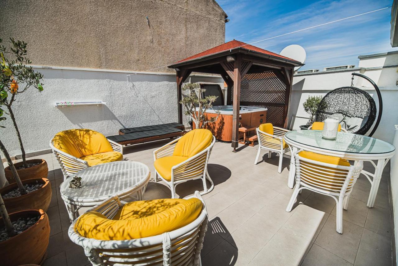 Downtown Luxury Apartments With Hot Tub Vodice Bagian luar foto