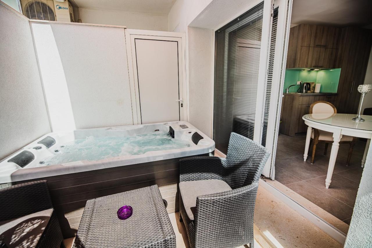 Downtown Luxury Apartments With Hot Tub Vodice Bagian luar foto