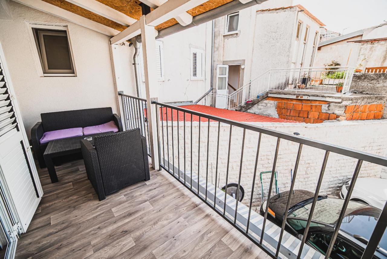 Downtown Luxury Apartments With Hot Tub Vodice Bagian luar foto