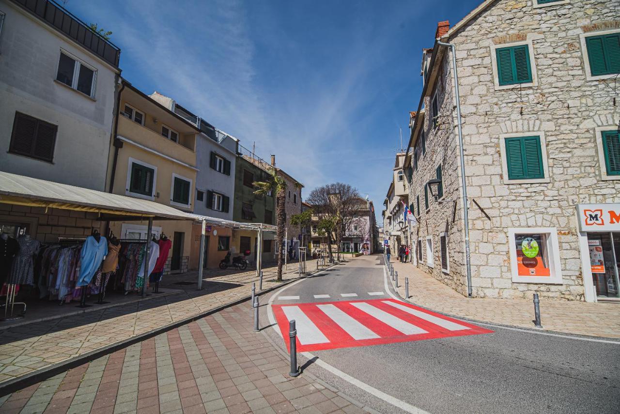 Downtown Luxury Apartments With Hot Tub Vodice Bagian luar foto