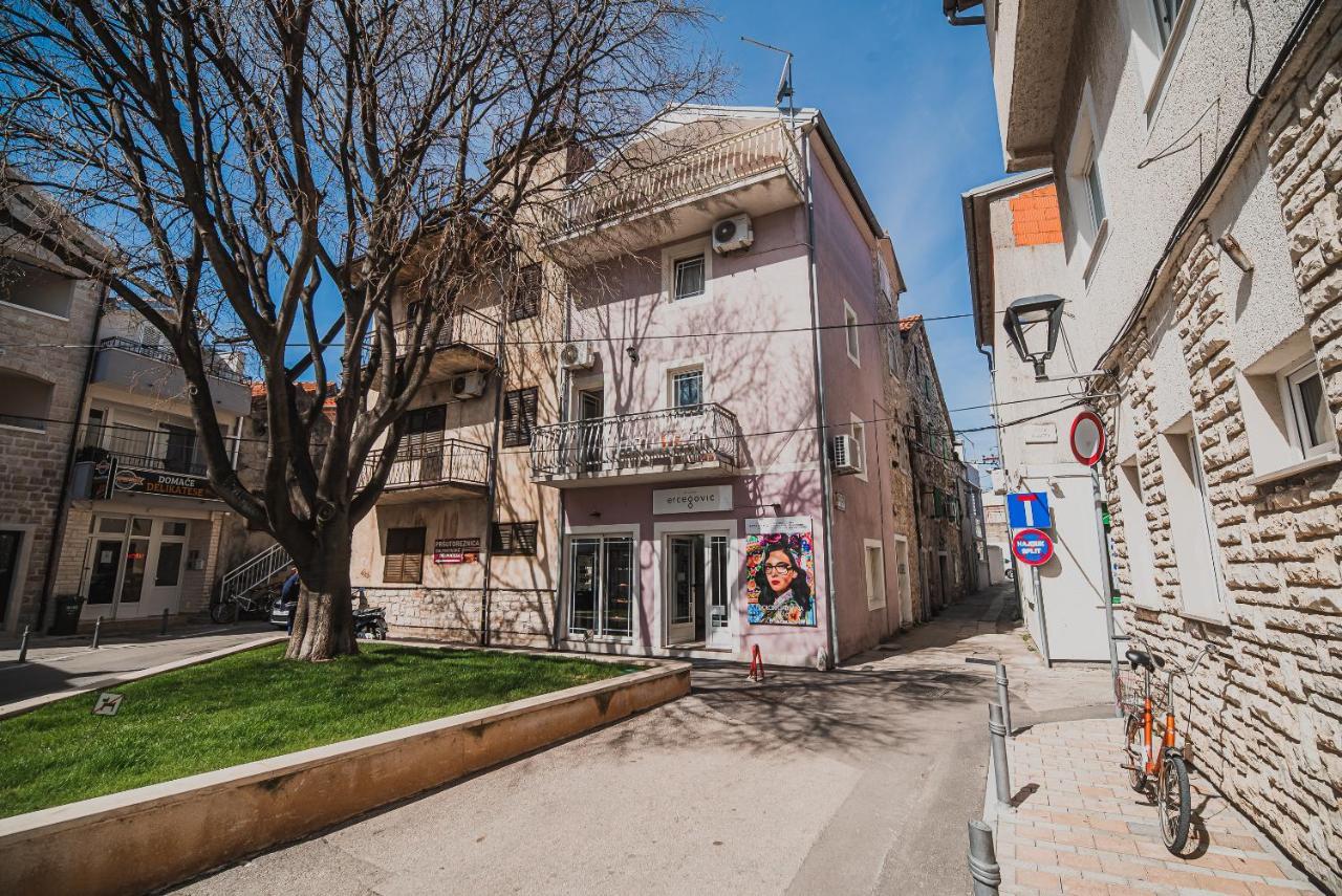 Downtown Luxury Apartments With Hot Tub Vodice Bagian luar foto