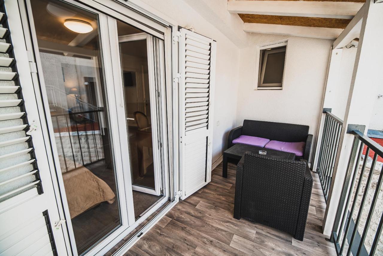 Downtown Luxury Apartments With Hot Tub Vodice Bagian luar foto