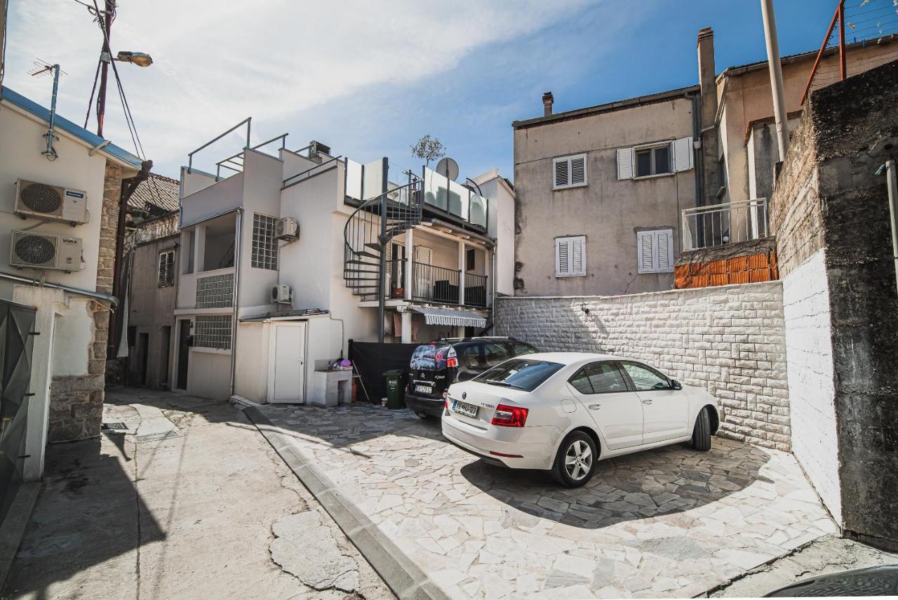 Downtown Luxury Apartments With Hot Tub Vodice Bagian luar foto