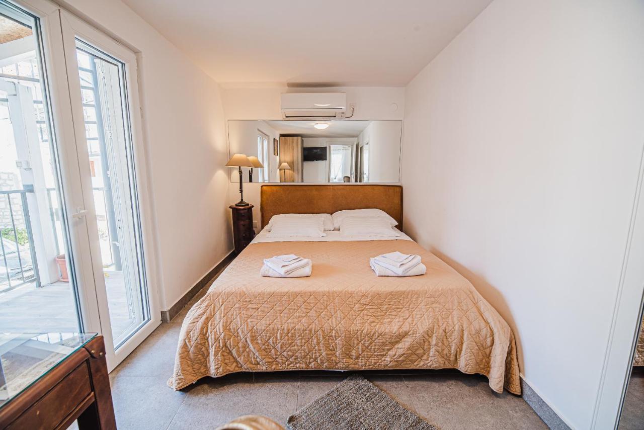 Downtown Luxury Apartments With Hot Tub Vodice Bagian luar foto