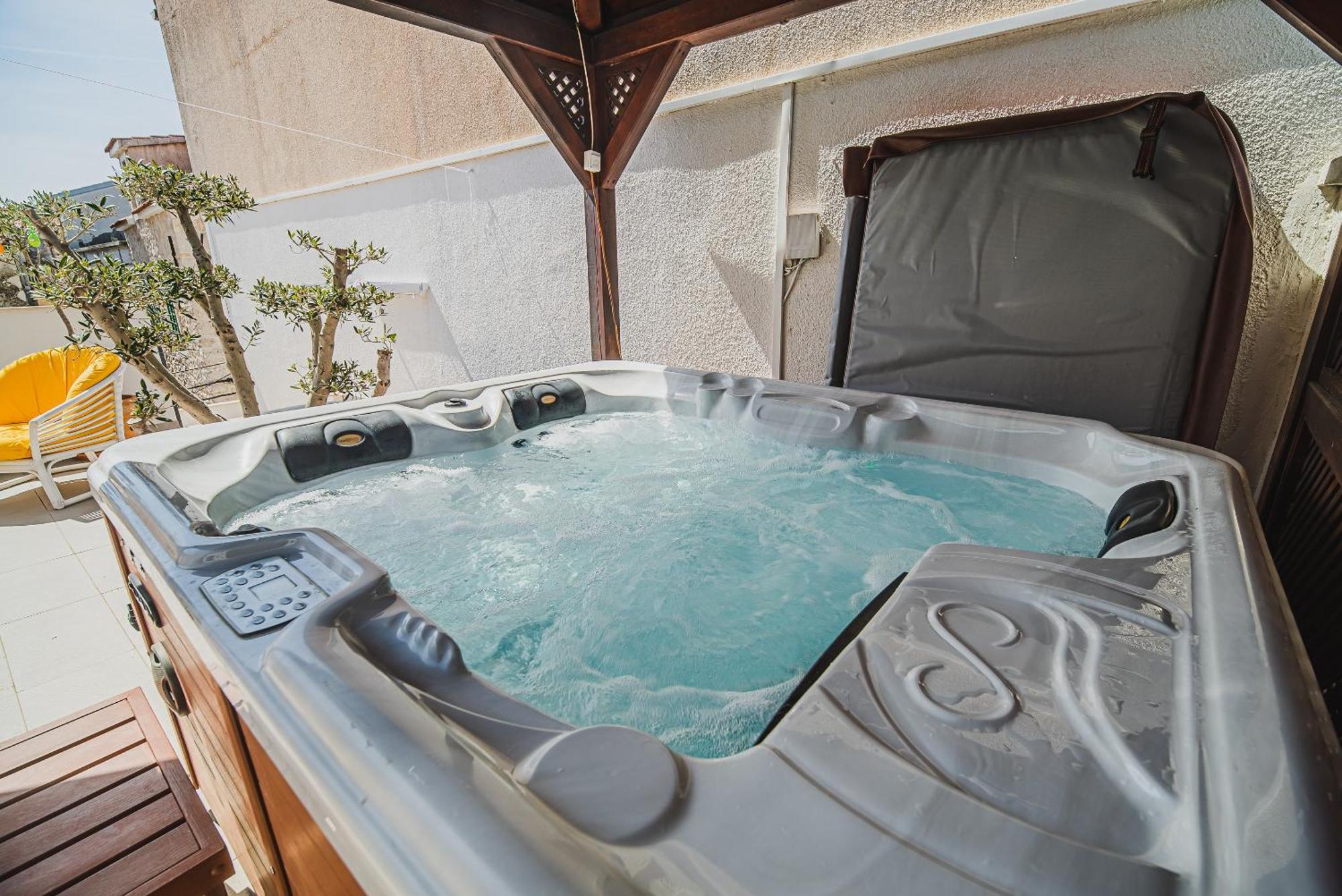 Downtown Luxury Apartments With Hot Tub Vodice Ruang foto