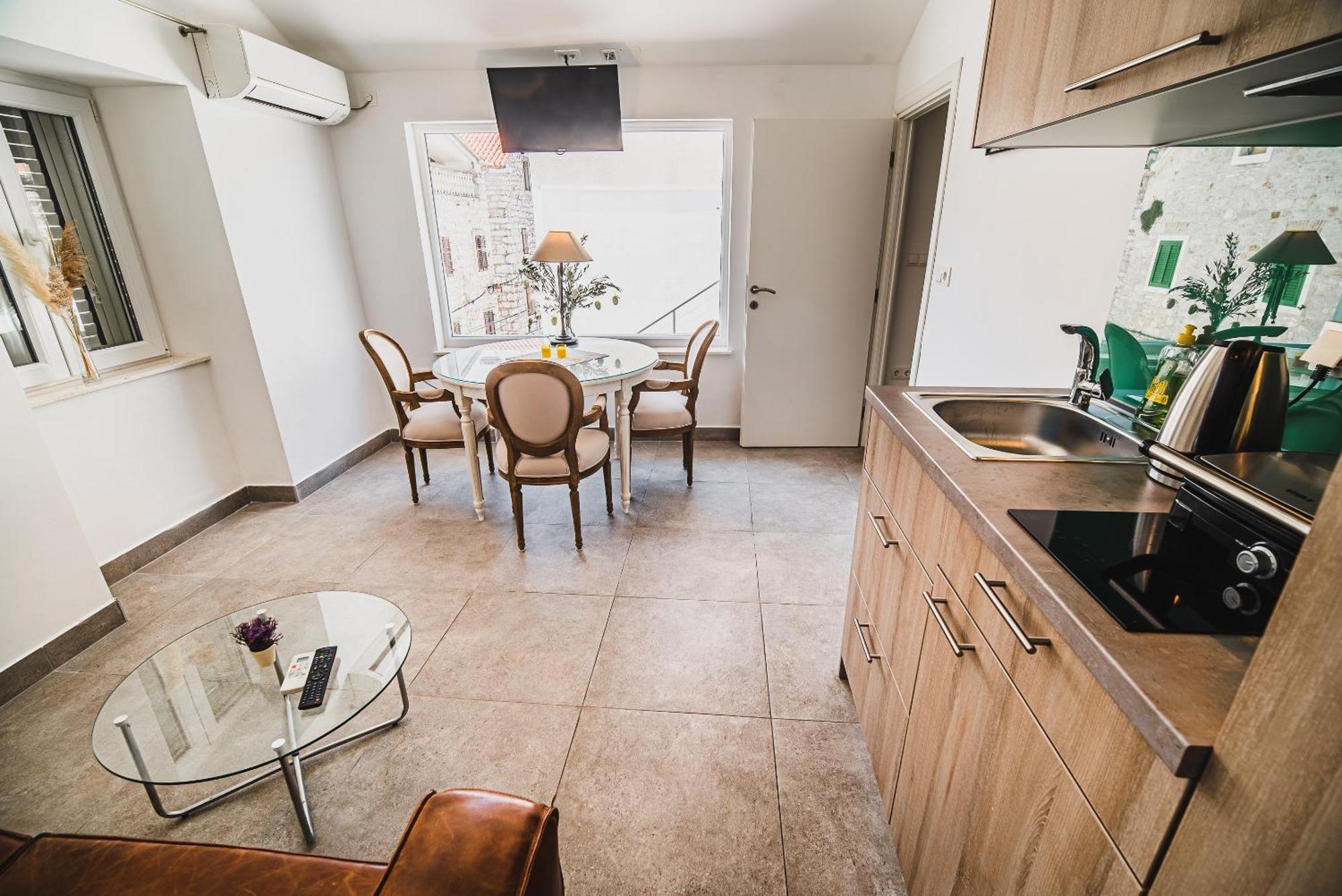 Downtown Luxury Apartments With Hot Tub Vodice Ruang foto